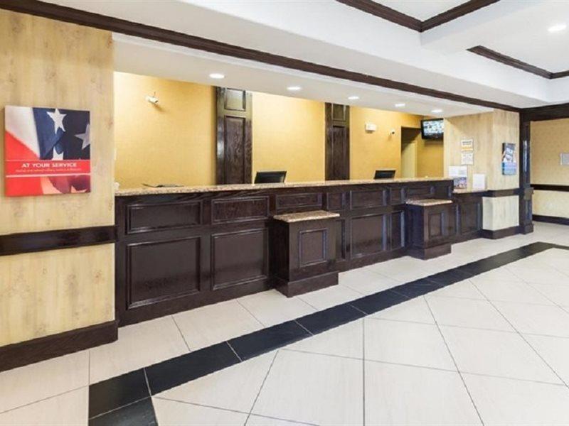 La Quinta Inn And Suites Joshua 外观 照片