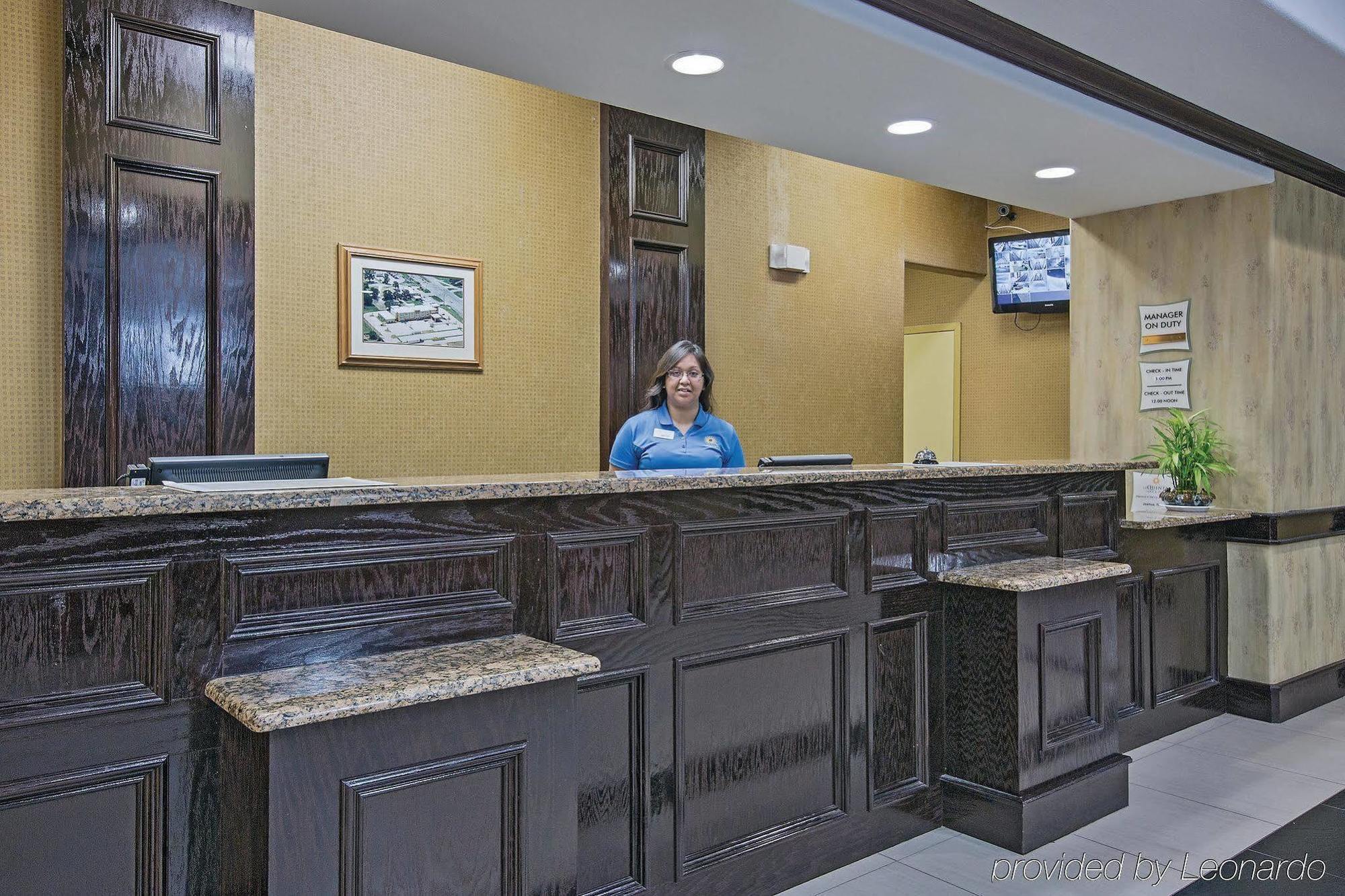 La Quinta Inn And Suites Joshua 外观 照片